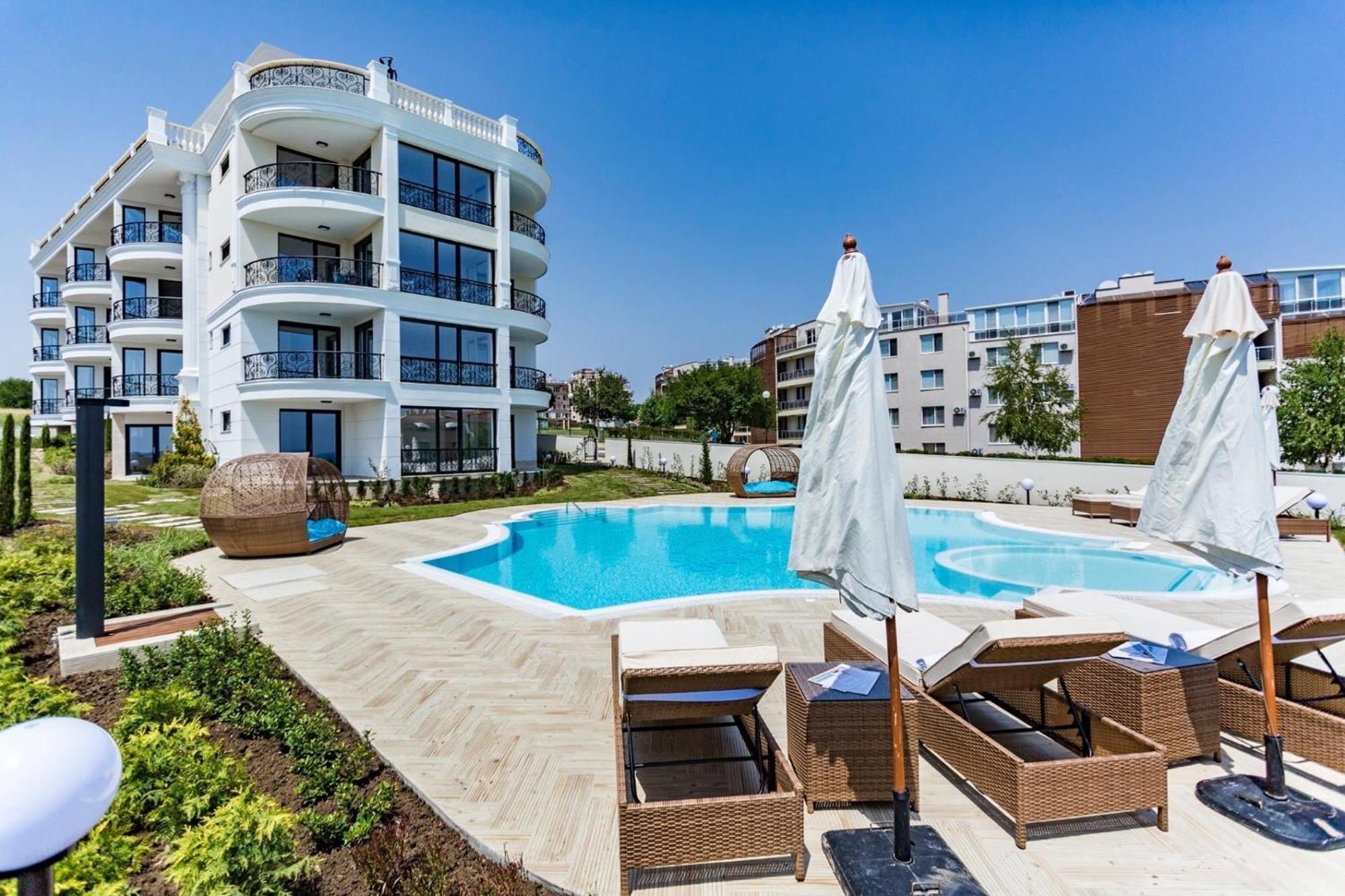 Apartments In Complex Sunny Island Deluxe Tsjernomorets Eksteriør bilde